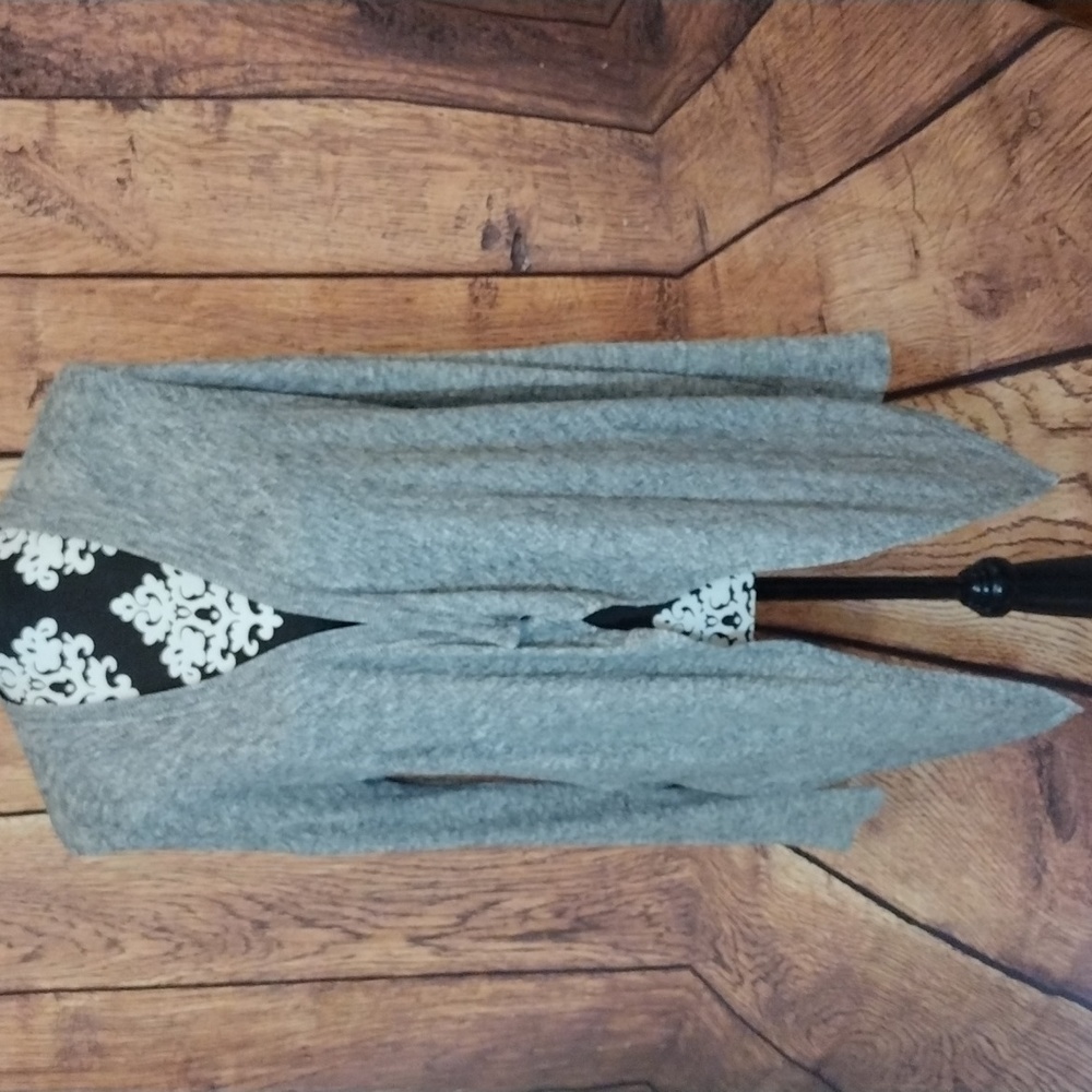 EUC American Eagle Outfitters Grey Cardigan